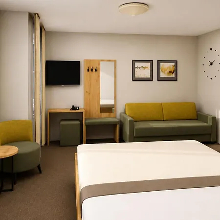 Trail Hotell 3*